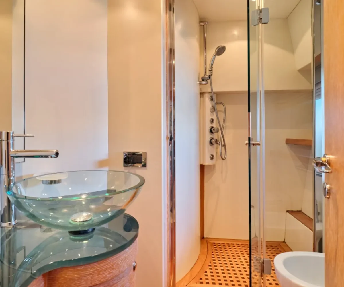 ALFAMARINE 78 INTERIOR (12)