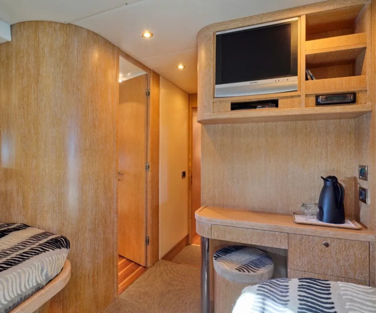 ALFAMARINE 78 INTERIOR (14)