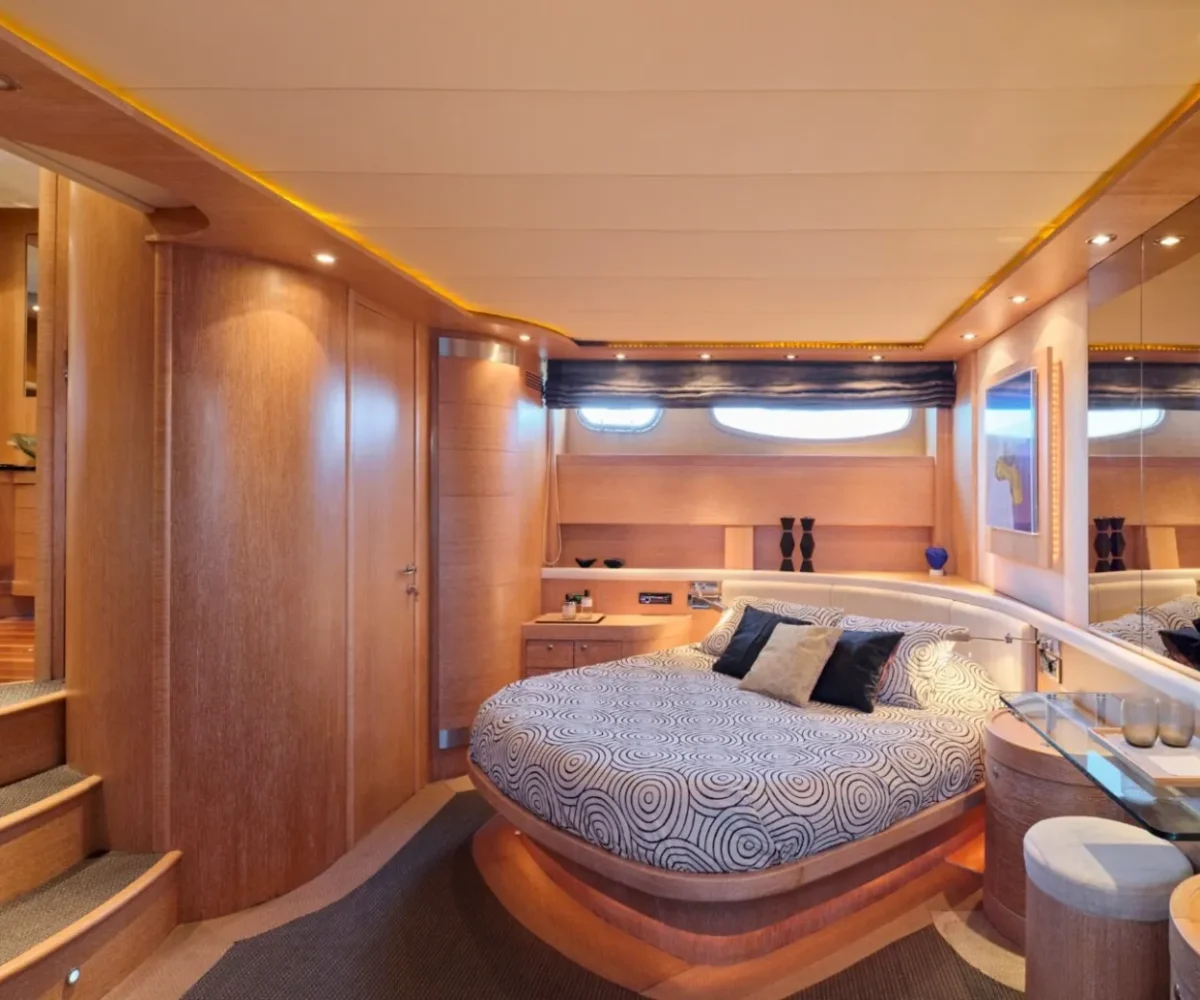 ALFAMARINE 78 INTERIOR (8)