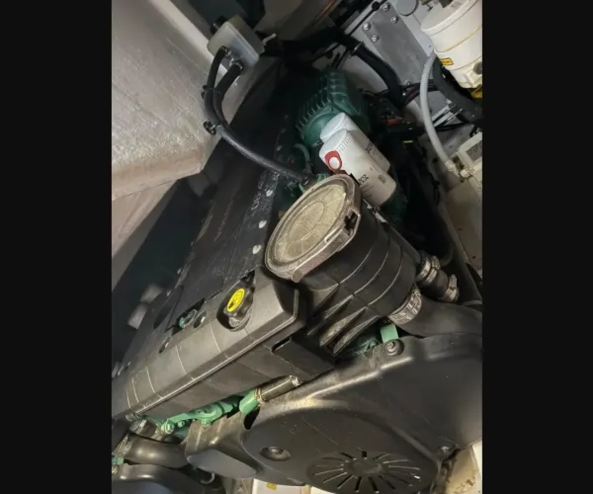 AZIMUT 43 EXTERIOR (14)