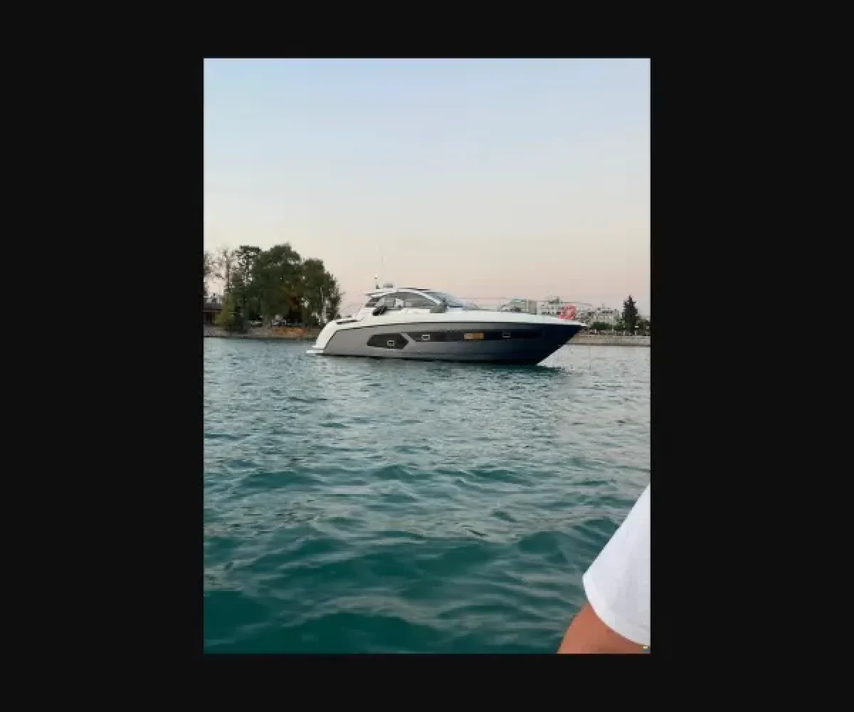 AZIMUT 43 EXTERIOR (4)