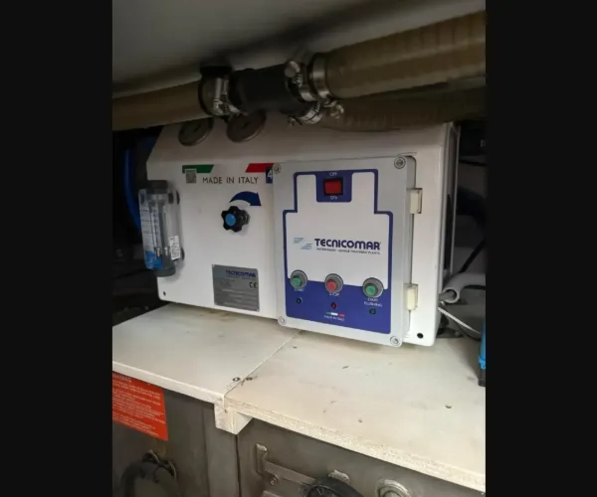 AZIMUT 43 EXTERIOR (9)