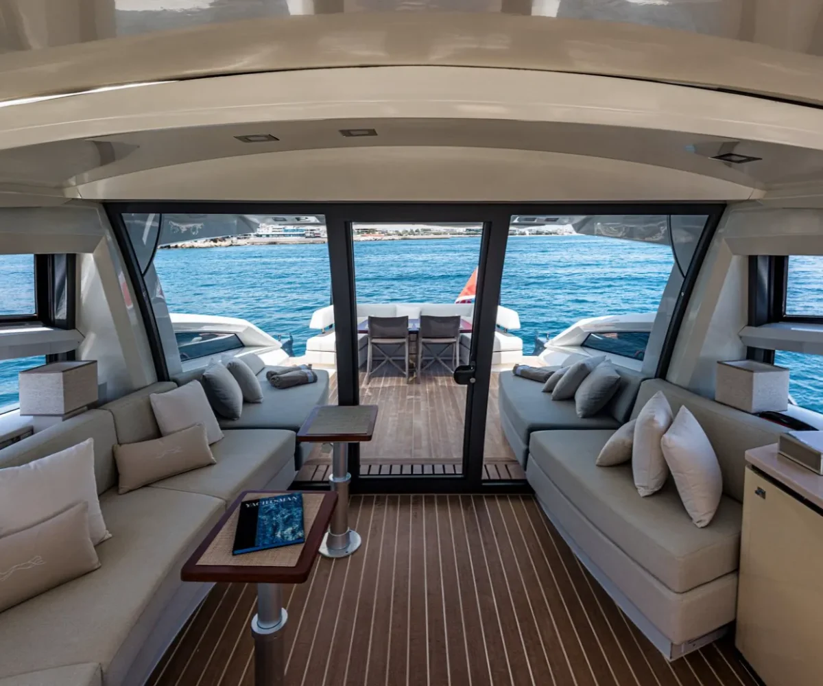 BAIA ITALIA 70 INTERIOR (10)