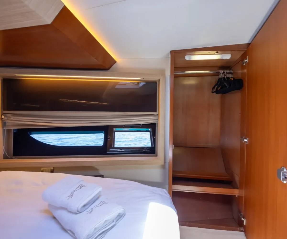 BAIA ITALIA 70 INTERIOR (12)
