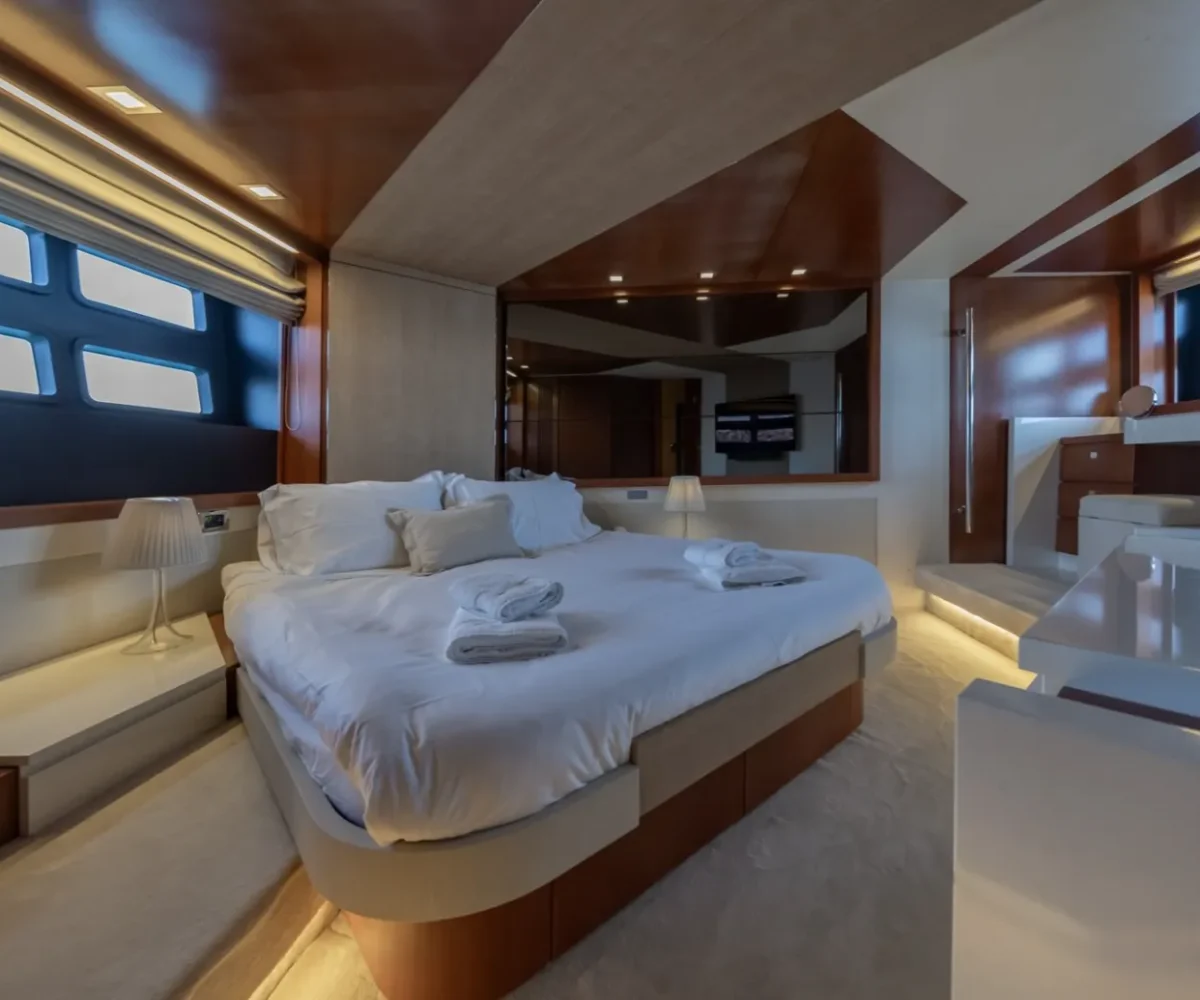 BAIA ITALIA 70 INTERIOR (14)