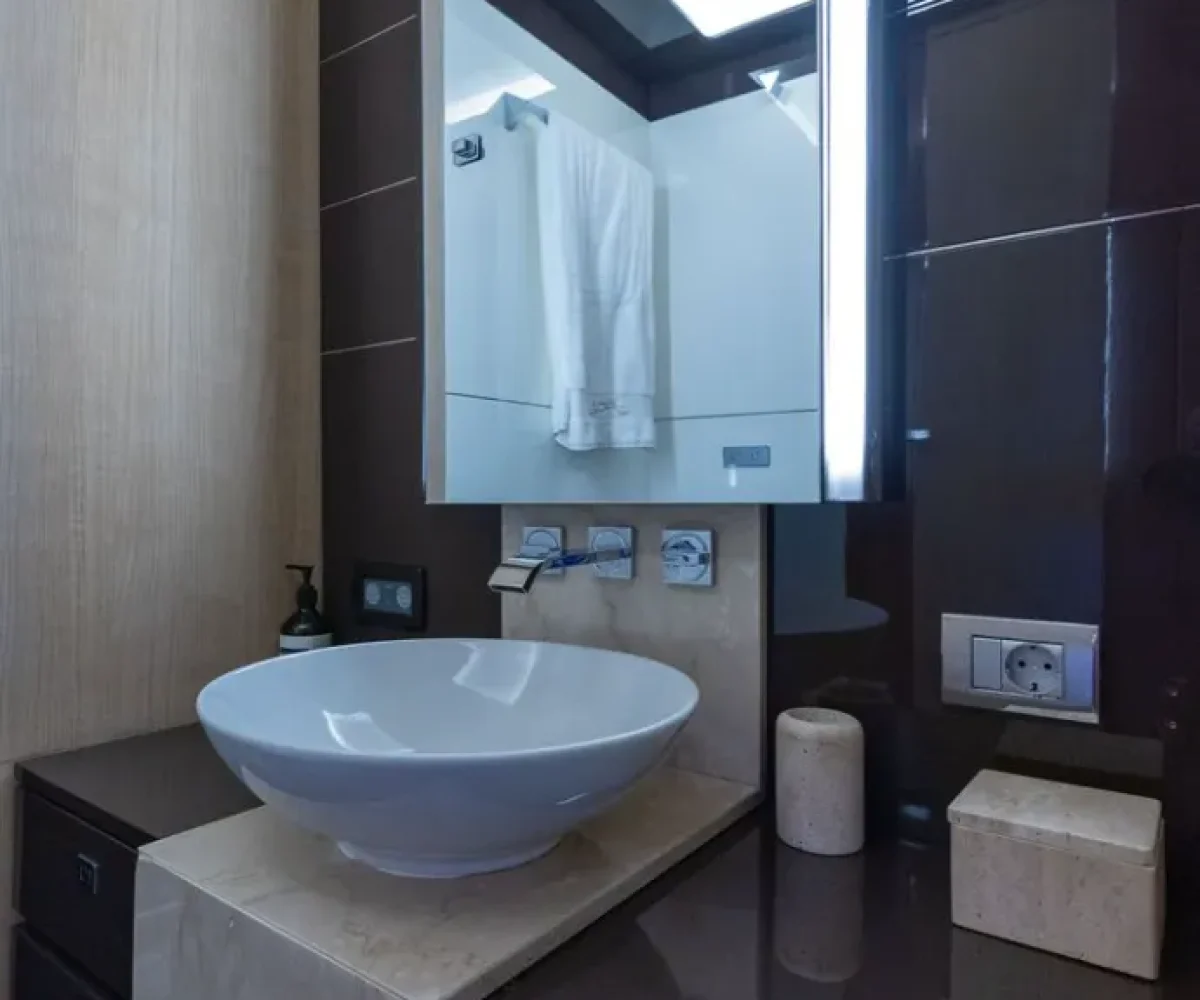 BAIA ITALIA 70 INTERIOR (23)