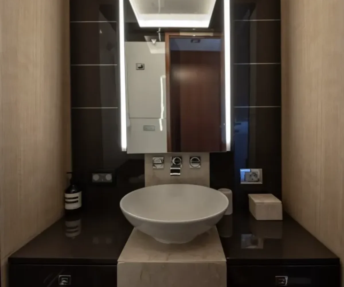 BAIA ITALIA 70 INTERIOR (24)