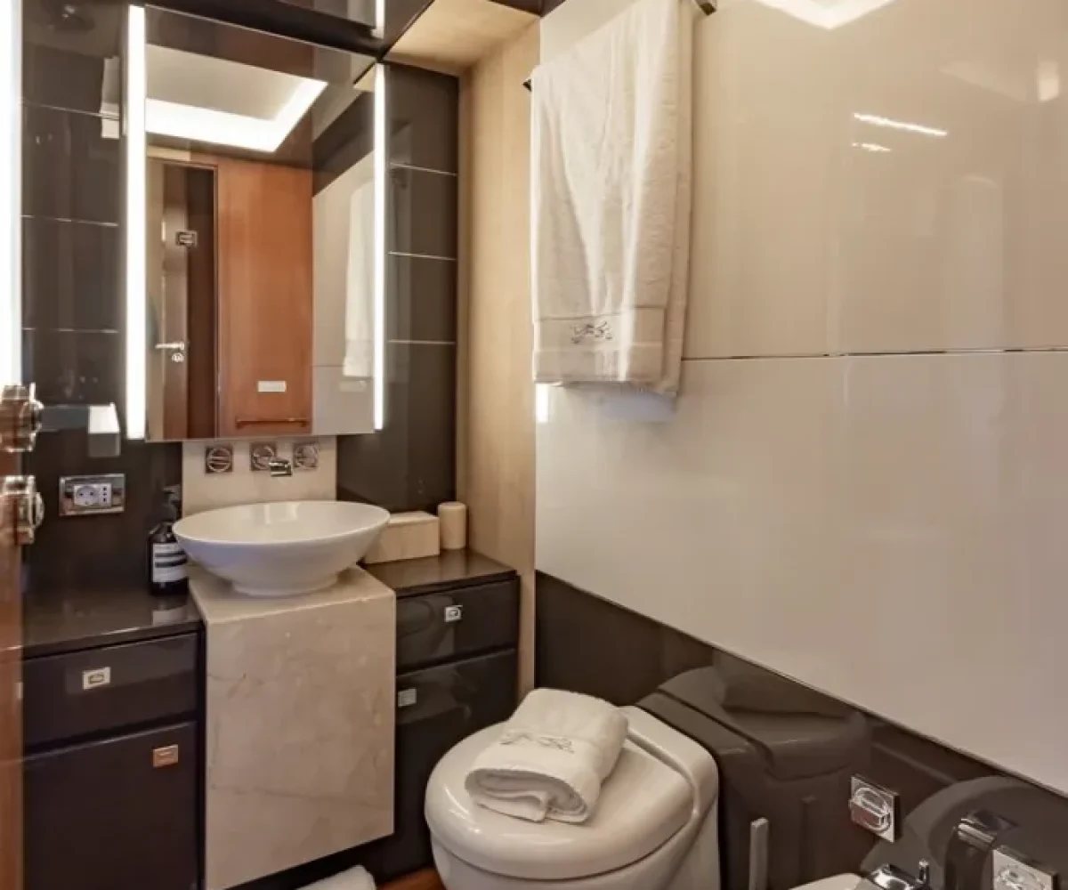 BAIA ITALIA 70 INTERIOR (26)