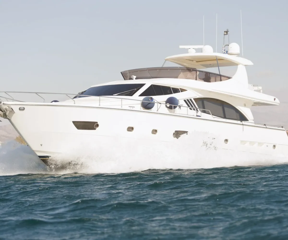 FERRETTI 750 EXTERIOR (1)