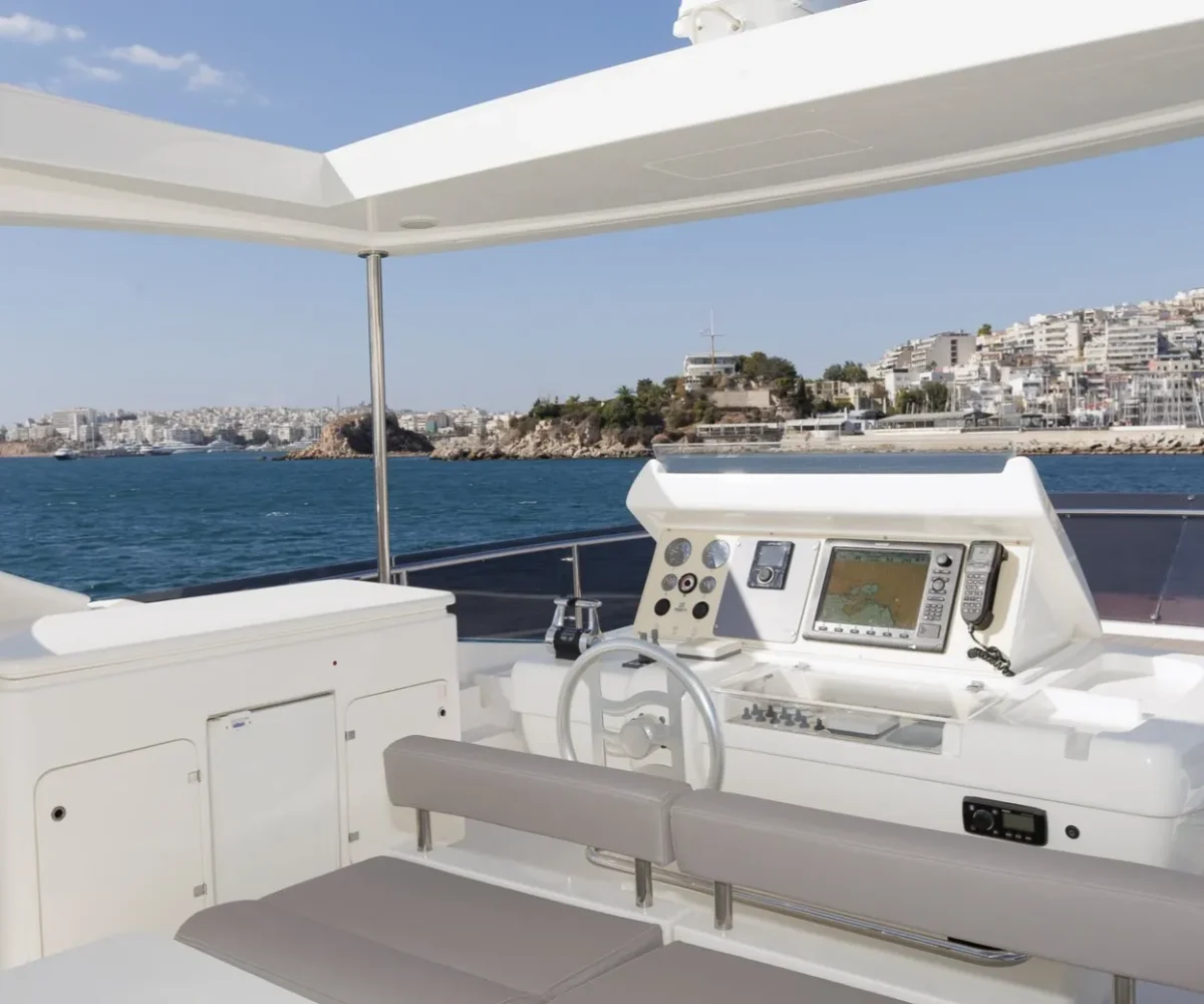 FERRETTI 750 EXTERIOR (6)