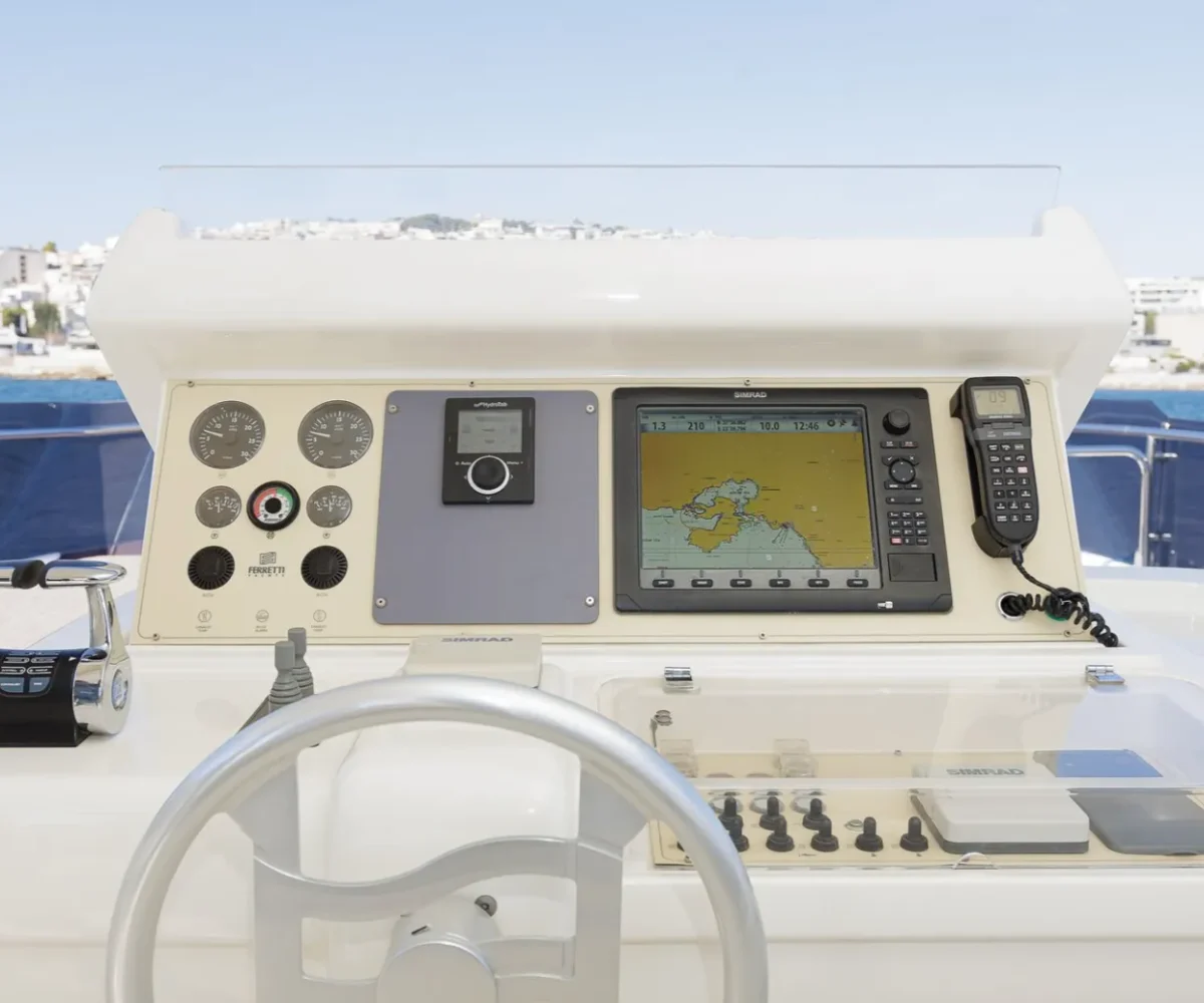 FERRETTI 750 EXTERIOR (7)