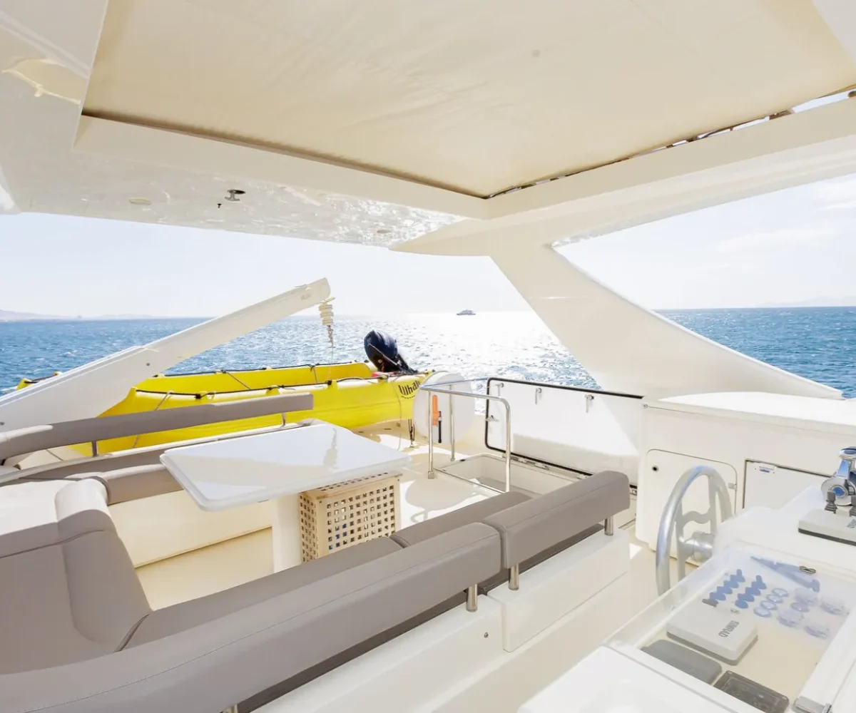 FERRETTI 750 EXTERIOR (8)