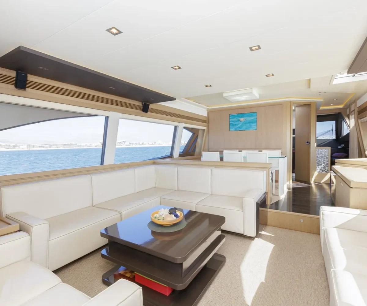 FERRETTI 750 INTERIOR (1)