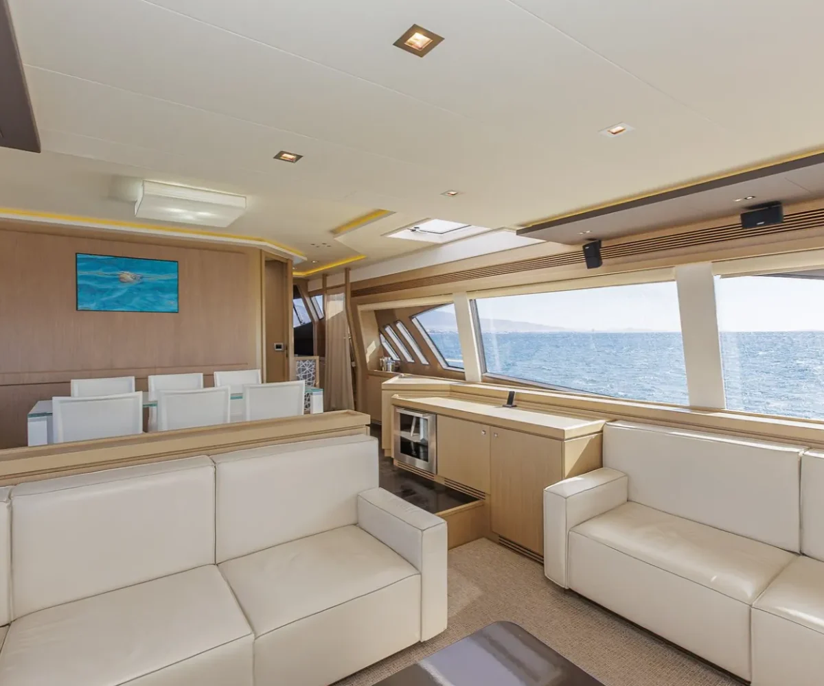 FERRETTI 750 INTERIOR (4)