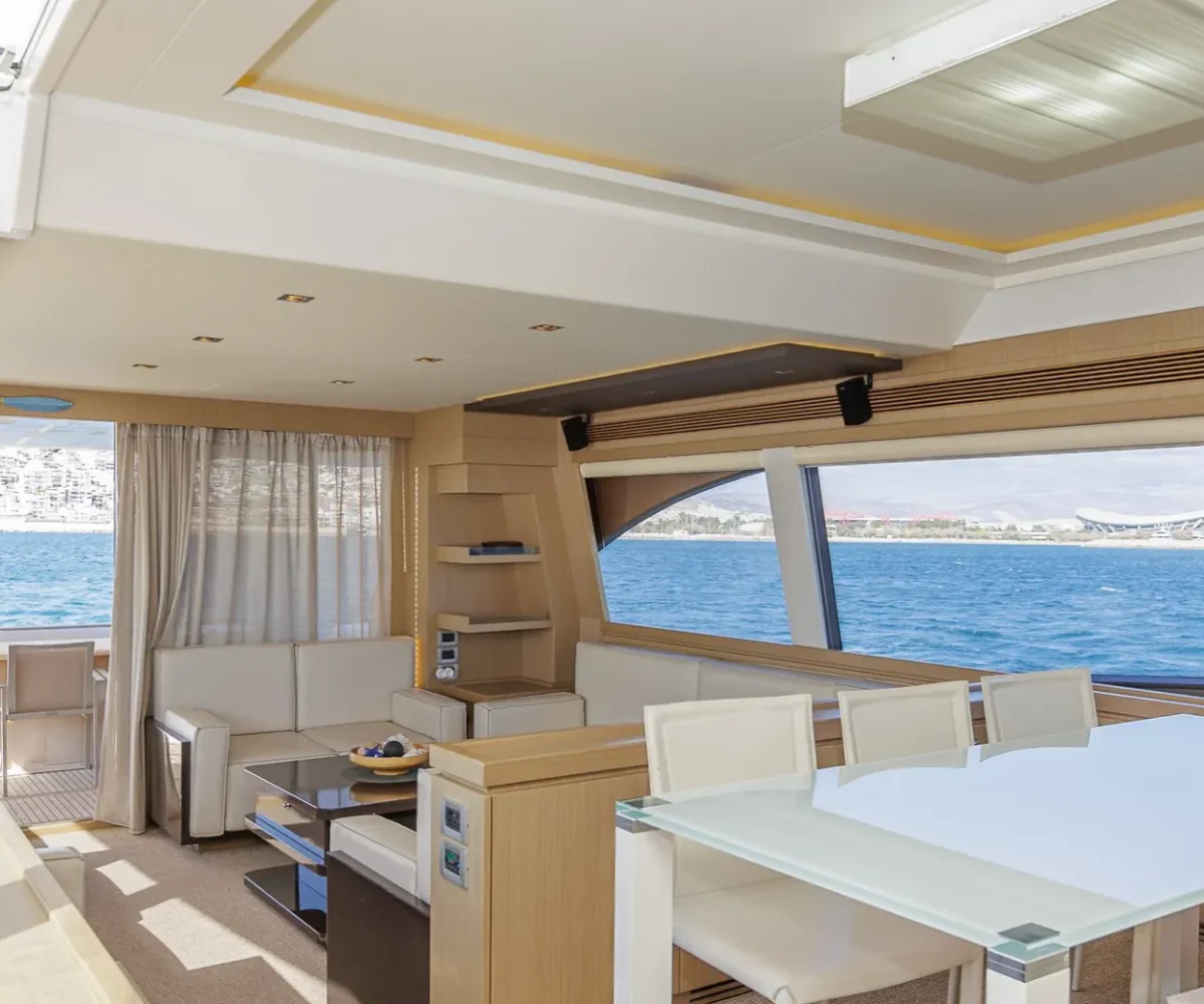 FERRETTI 750 INTERIOR (5)