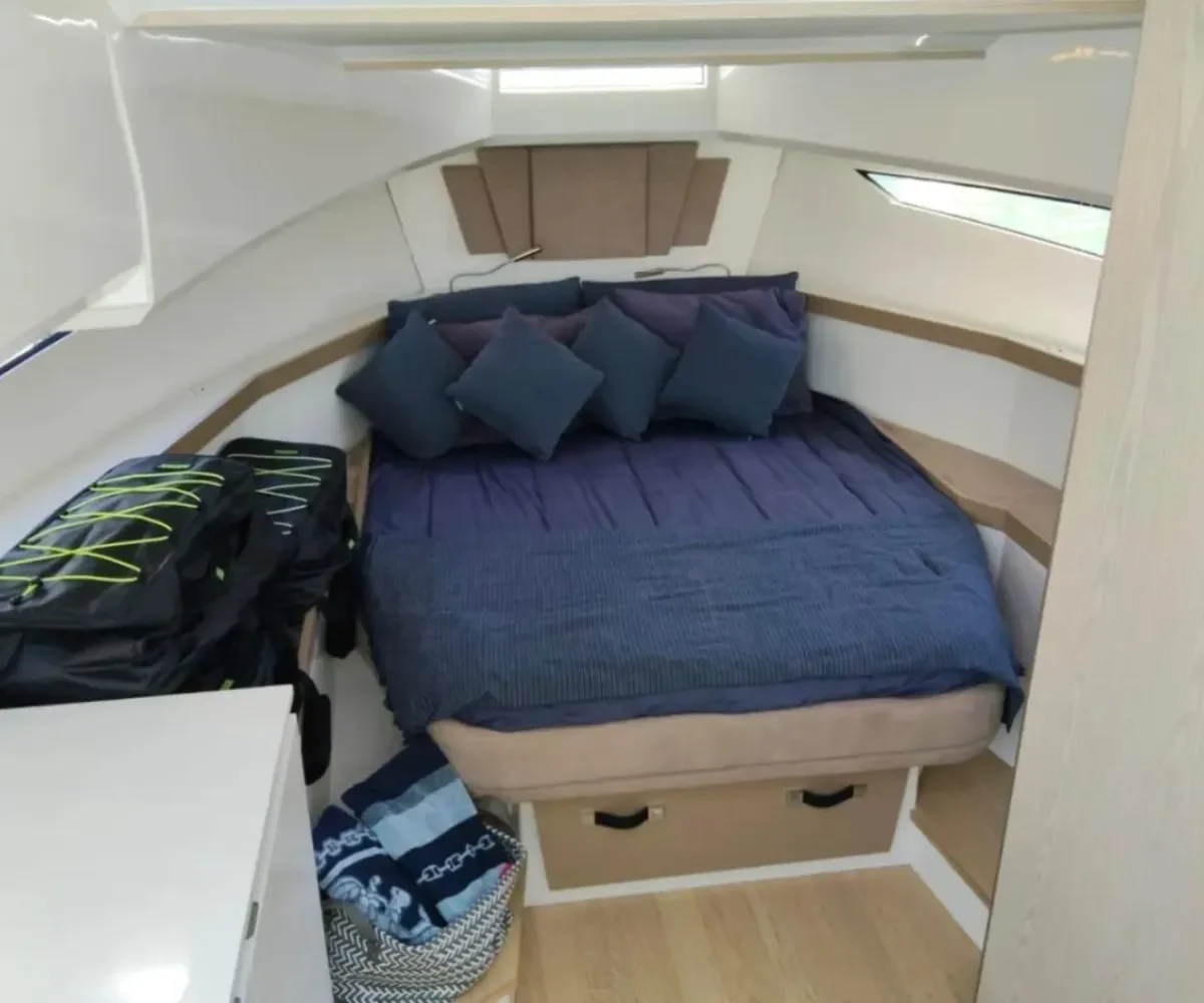 FIART 35 SEAWALKER INTERIOR (3)