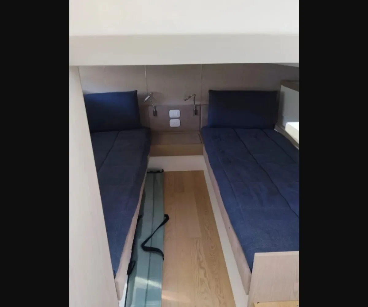 FIART 35 SEAWALKER INTERIOR (4)