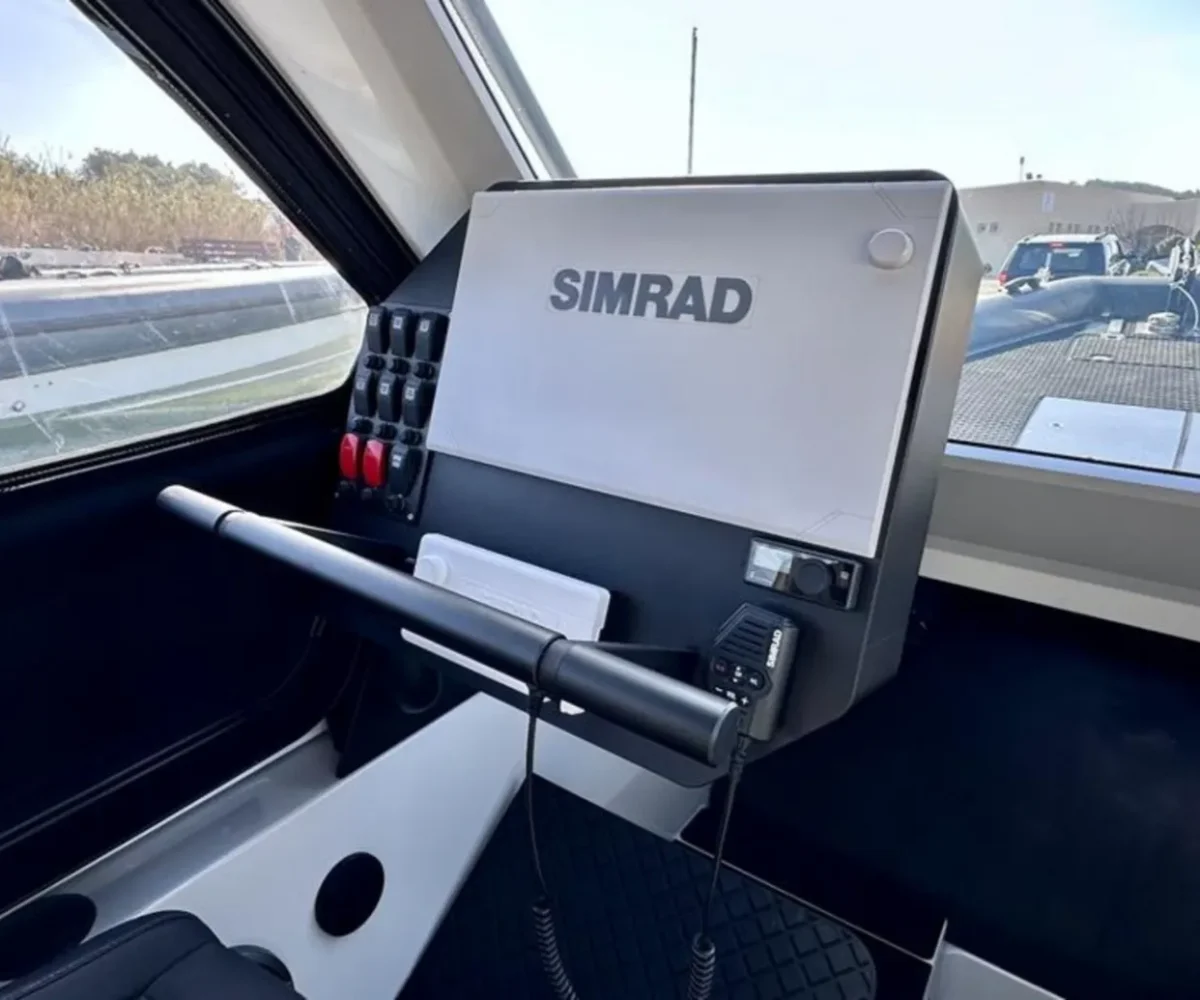 GOLDFISH X10 INTERIOR (2)