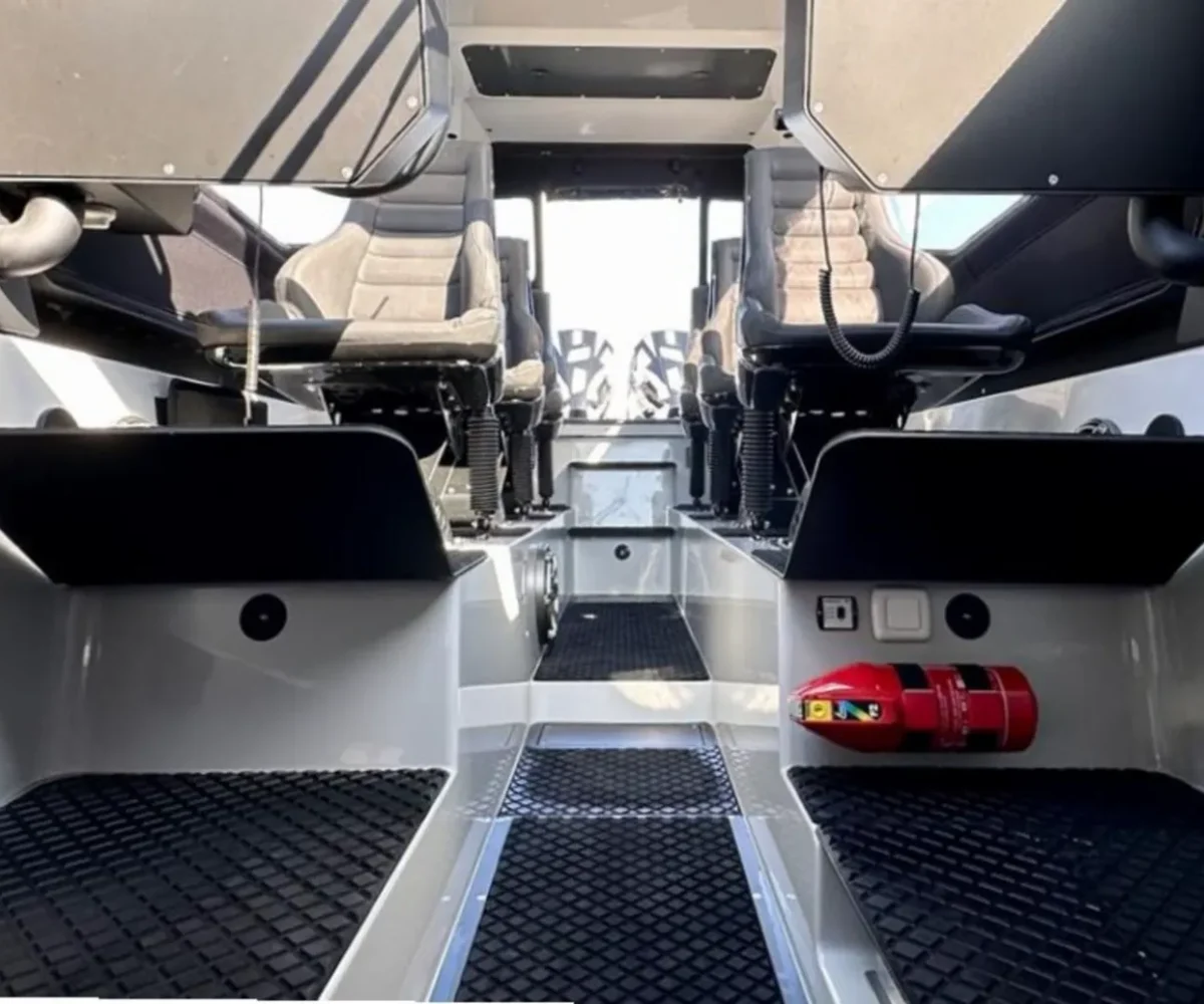 GOLDFISH X10 INTERIOR (4)