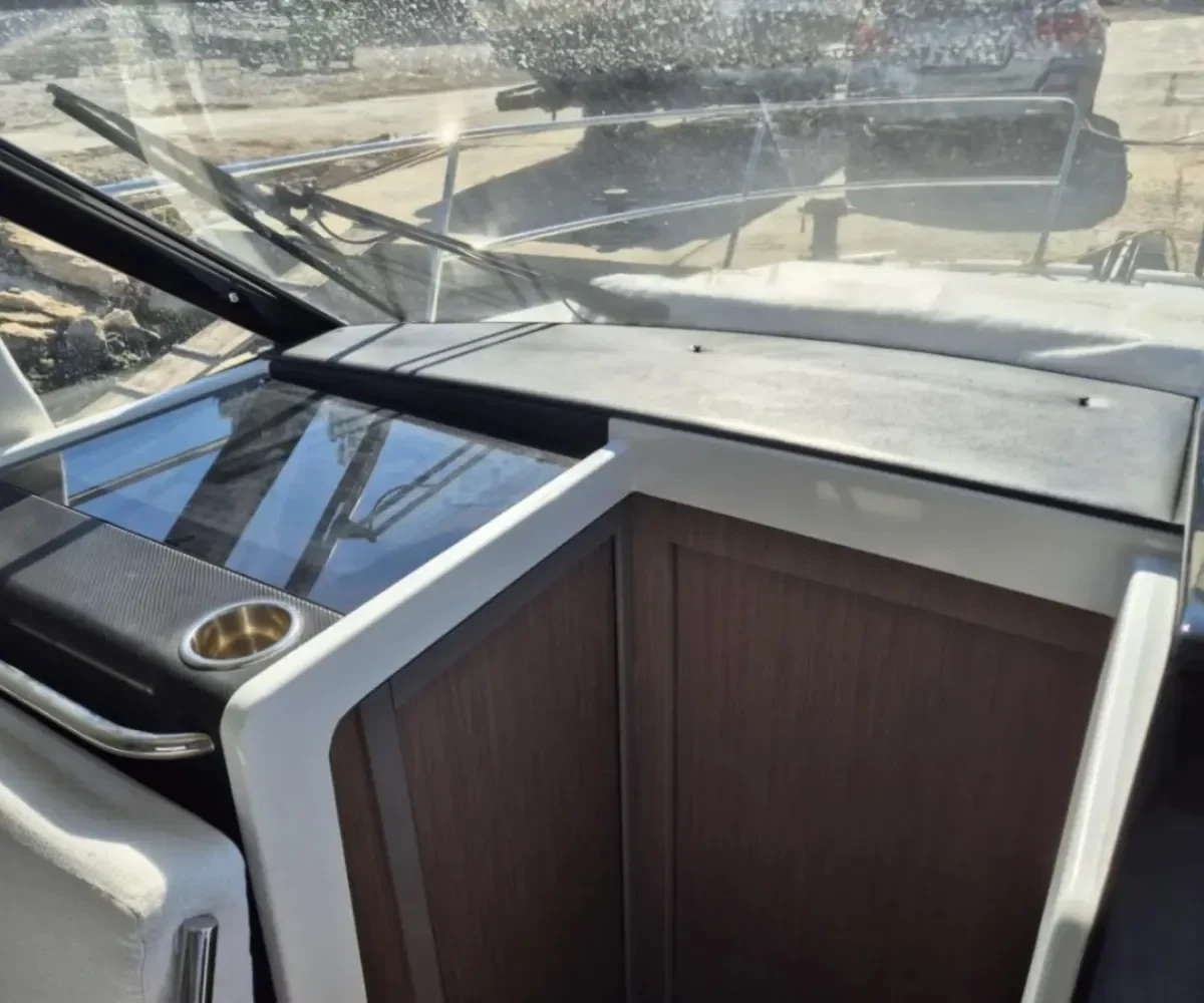 JEANEAU MERRY FISHER 895 S2 INTERIOR (1)