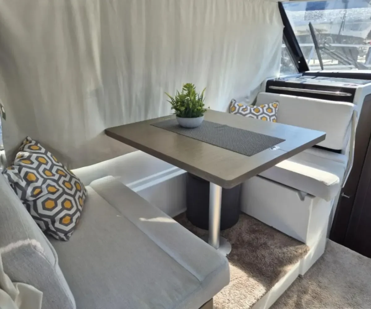 JEANEAU MERRY FISHER 895 S2 INTERIOR (2)