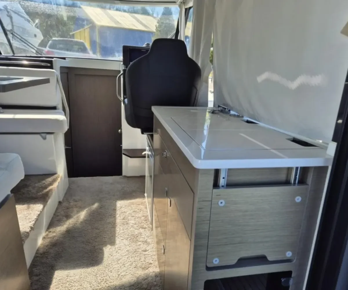 JEANEAU MERRY FISHER 895 S2 INTERIOR (5)