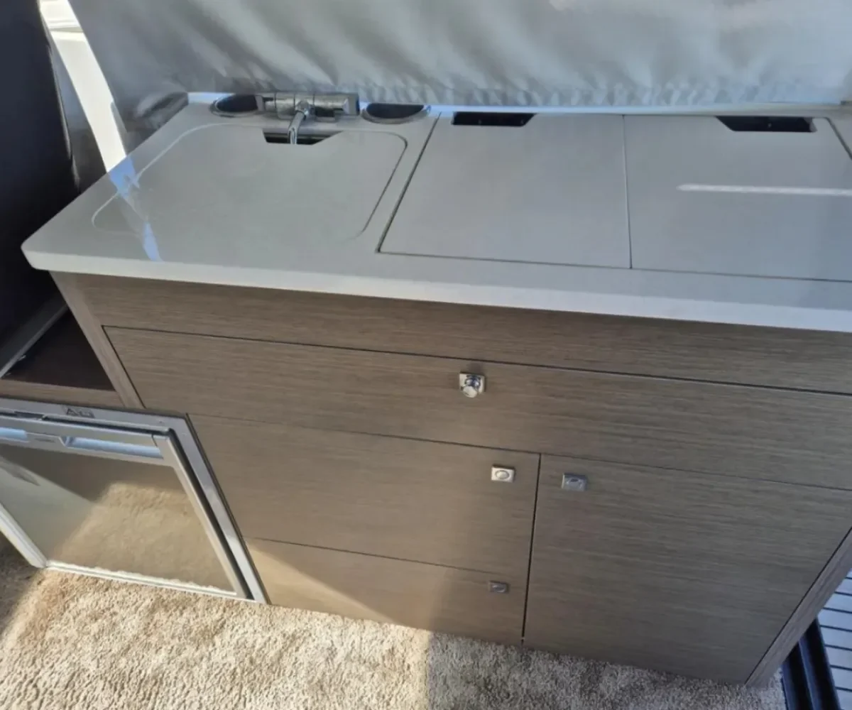 JEANEAU MERRY FISHER 895 S2 INTERIOR (9)