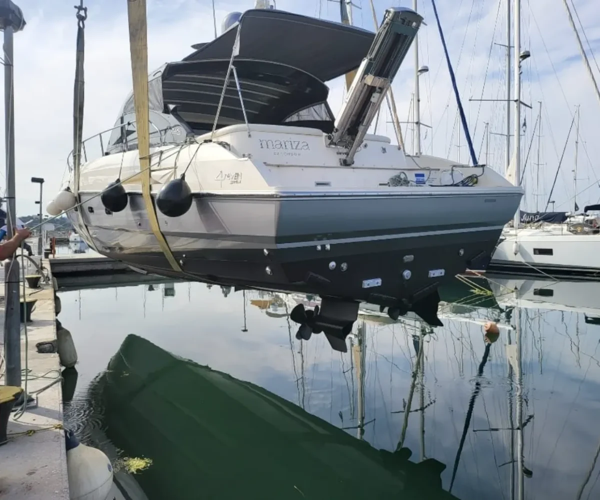 MARIZA OF LONDON EXTERIOR (1)