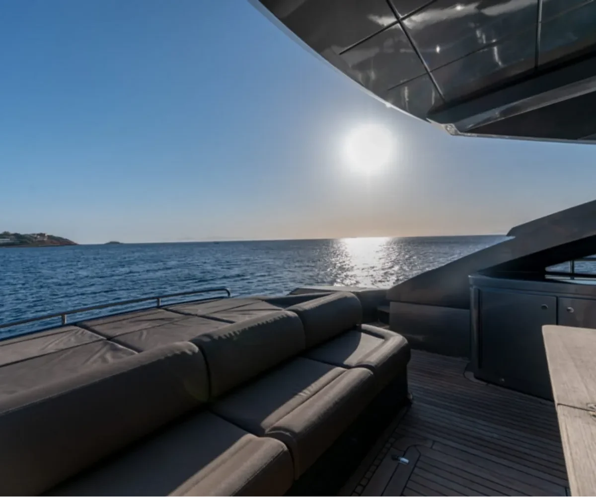 PERSHING 64#06 EXTERIOR (4)