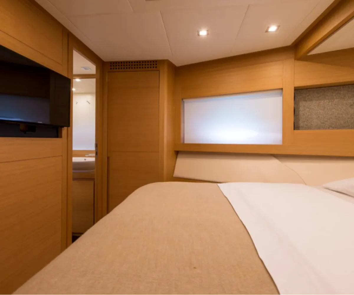 PERSHING 64#06 INTERIOR (14)