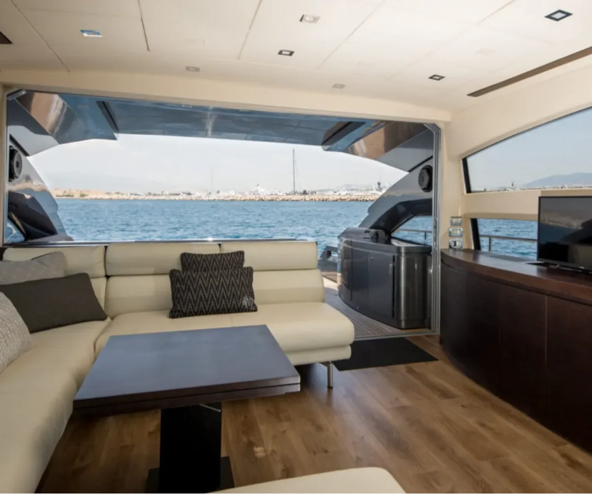 PERSHING 64#06 INTERIOR (2)