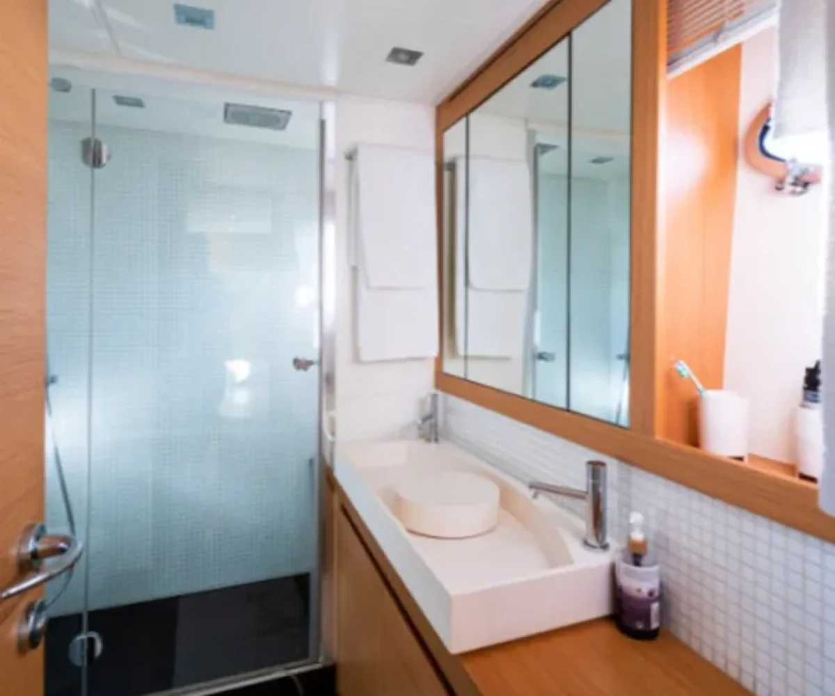 PERSHING 64#06 INTERIOR (21)