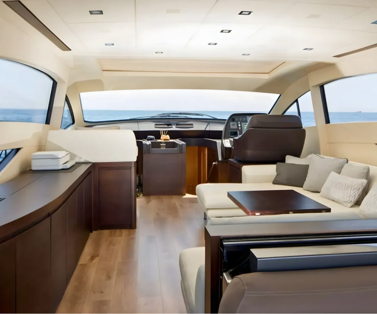 PERSHING 64#06 INTERIOR (25)