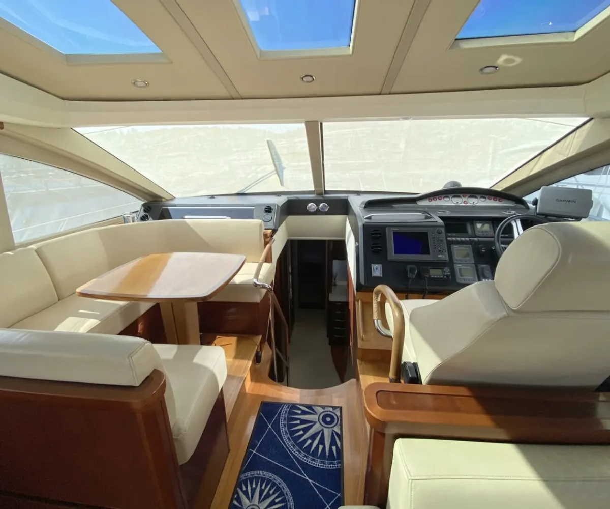 PRINCESS V65 INTERIOR (12)