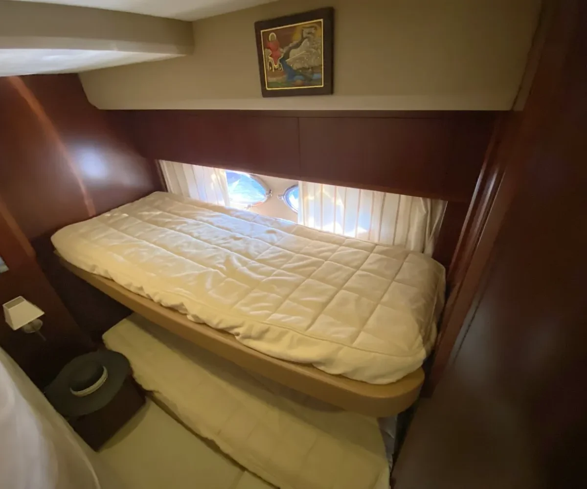 PRINCESS V65 INTERIOR (3)