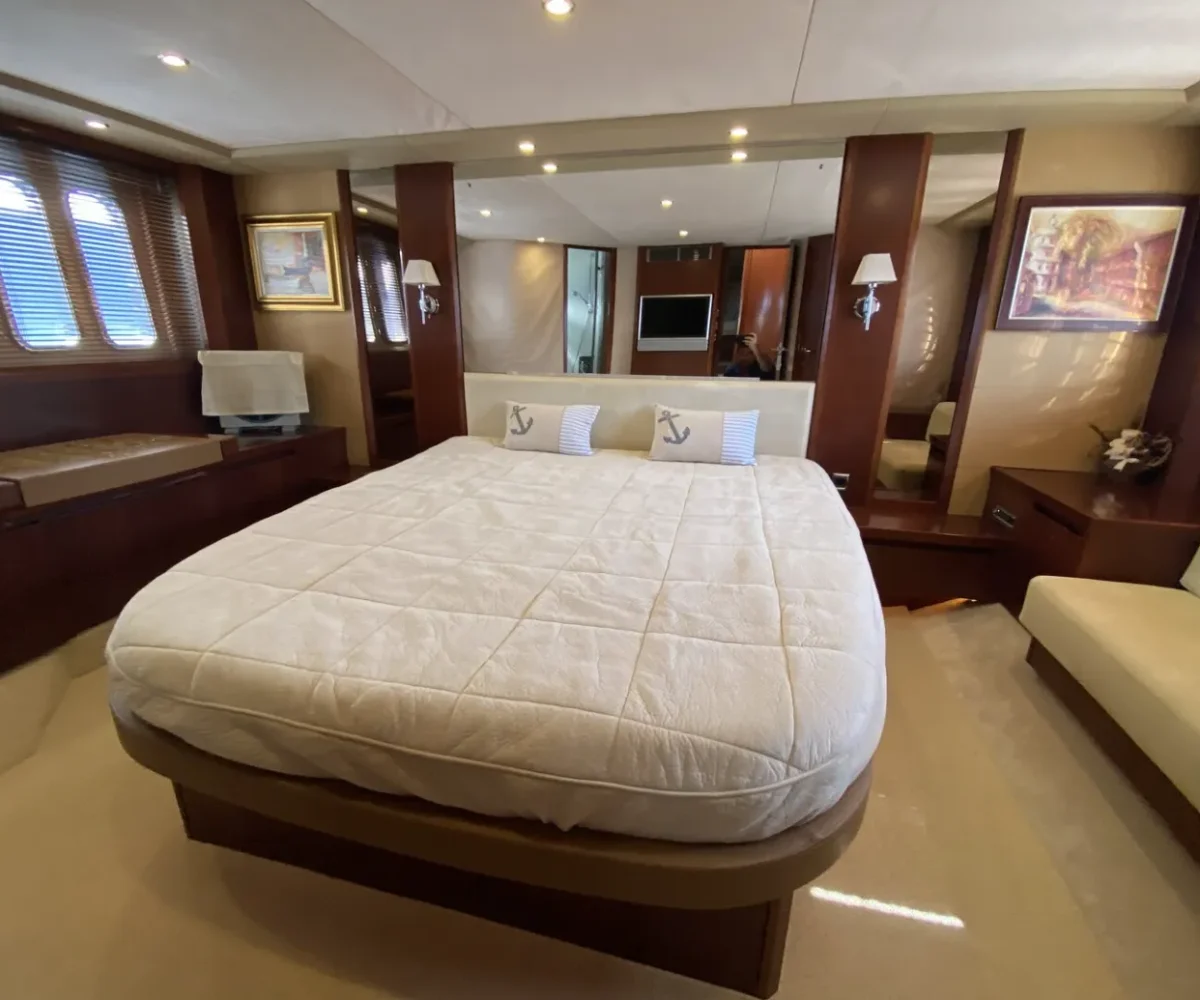 PRINCESS V65 INTERIOR (6)