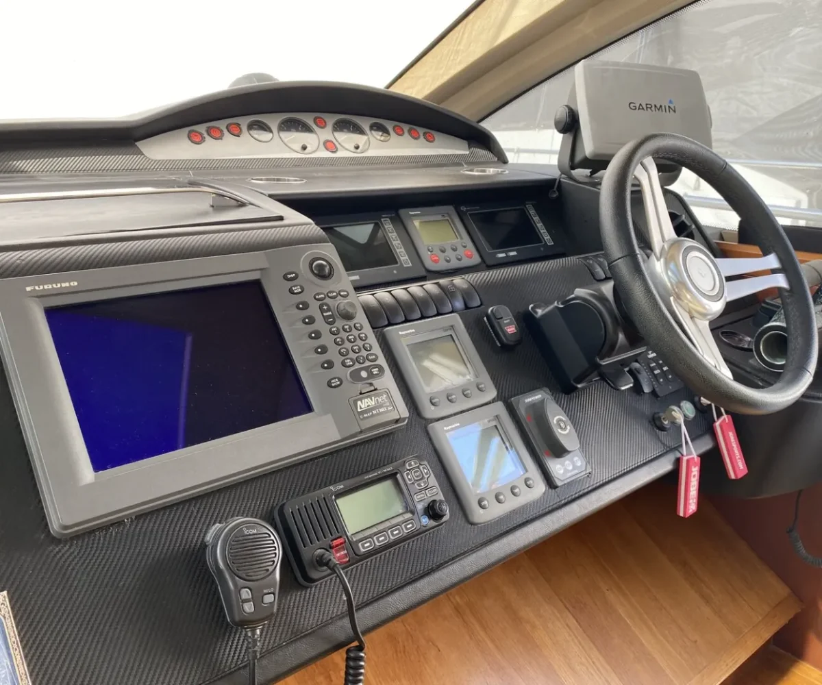 PRINCESS V65 INTERIOR (9)