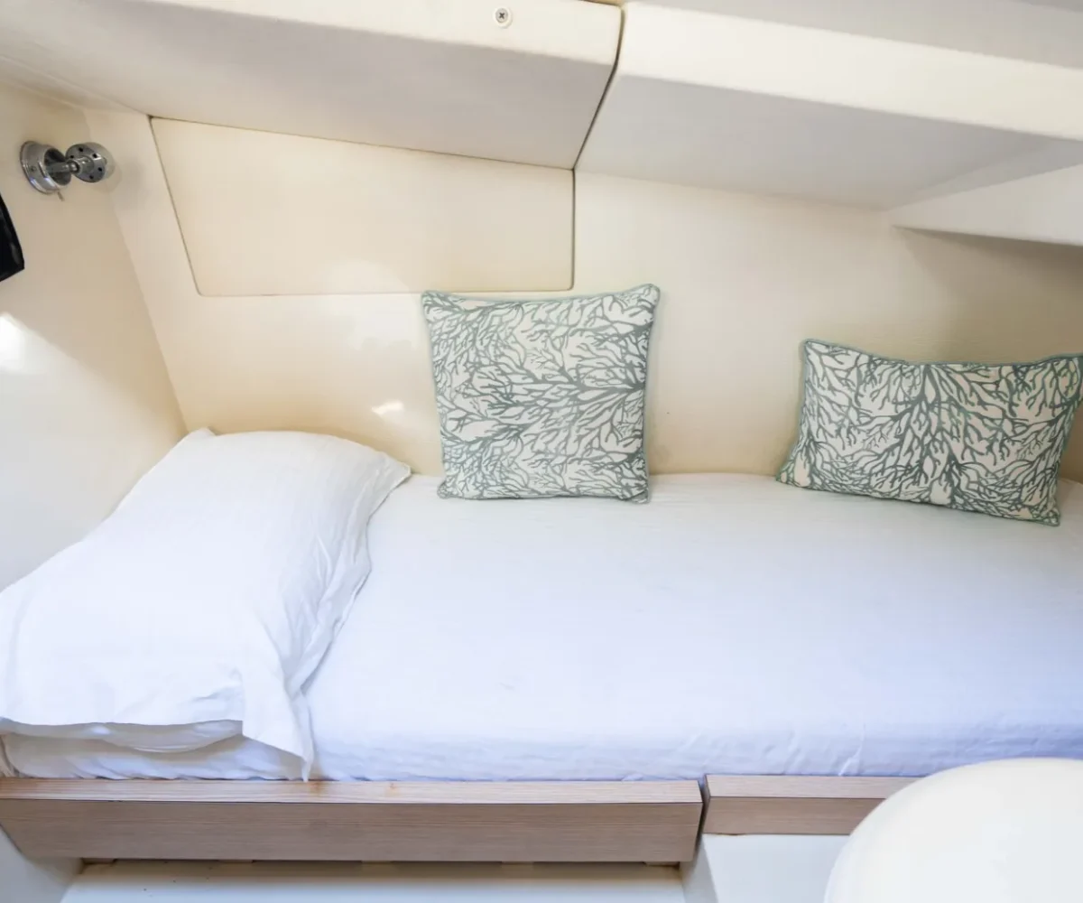 RIVA 63 VENTIGO INTERIOR (20)