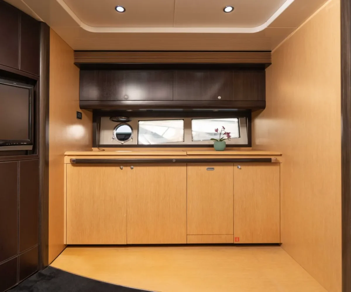 RIVA 63 VENTIGO INTERIOR (23)