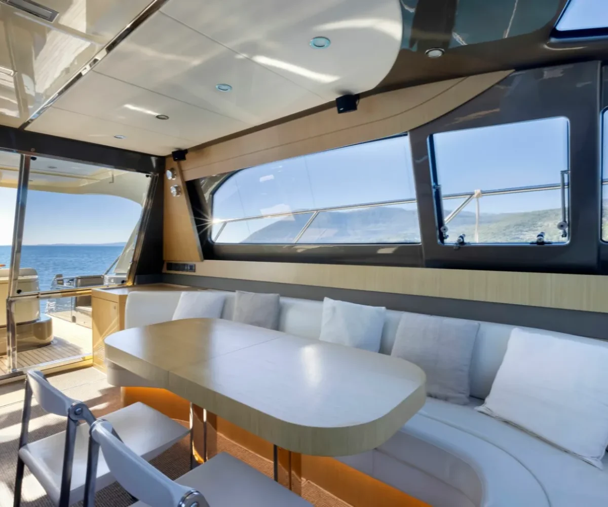 SPORT RIVA 56 INTERIOR (12)