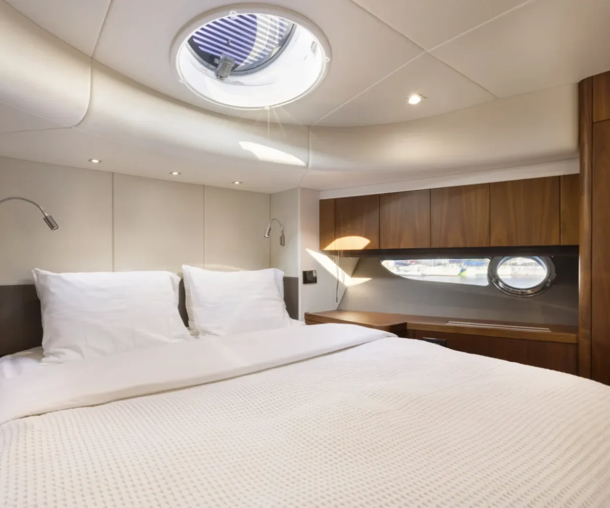 SUNSEEKER 65 INTERIOR (10)