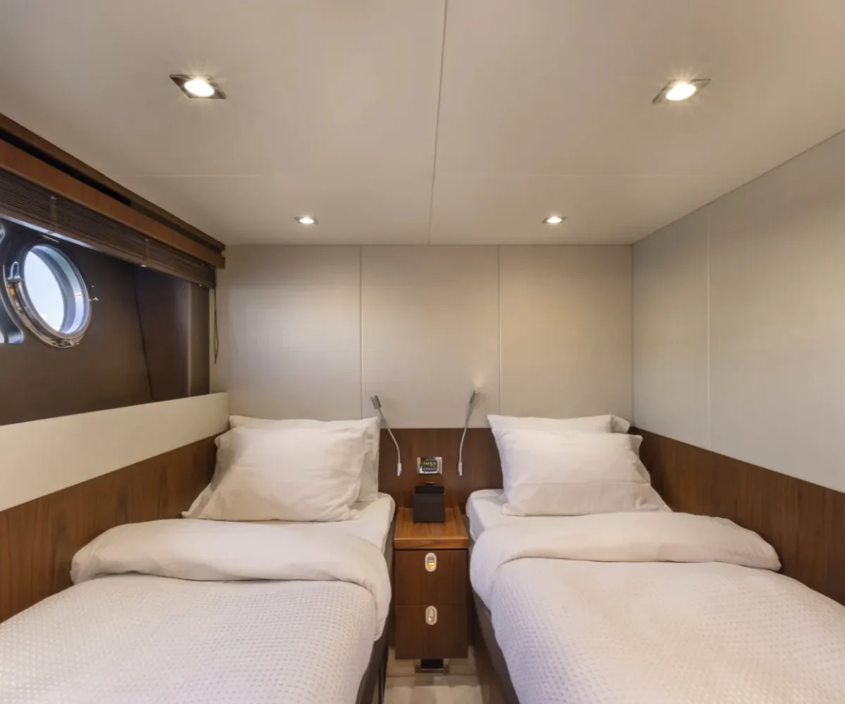 SUNSEEKER 65 INTERIOR (14)