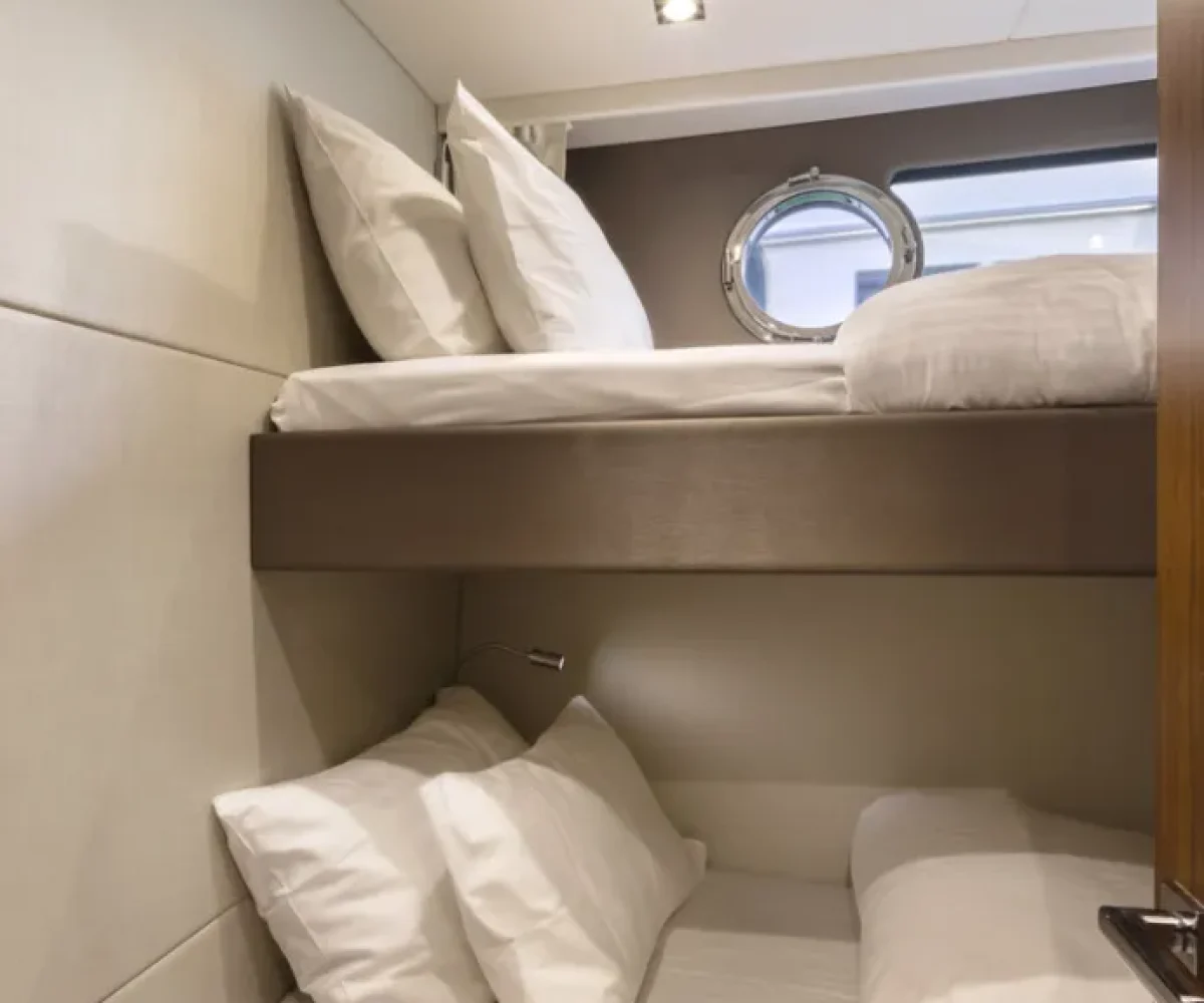 SUNSEEKER 65 INTERIOR (15)