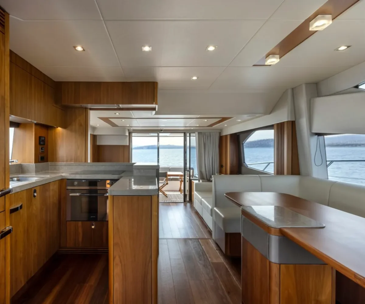 SUNSEEKER 65 INTERIOR (3)