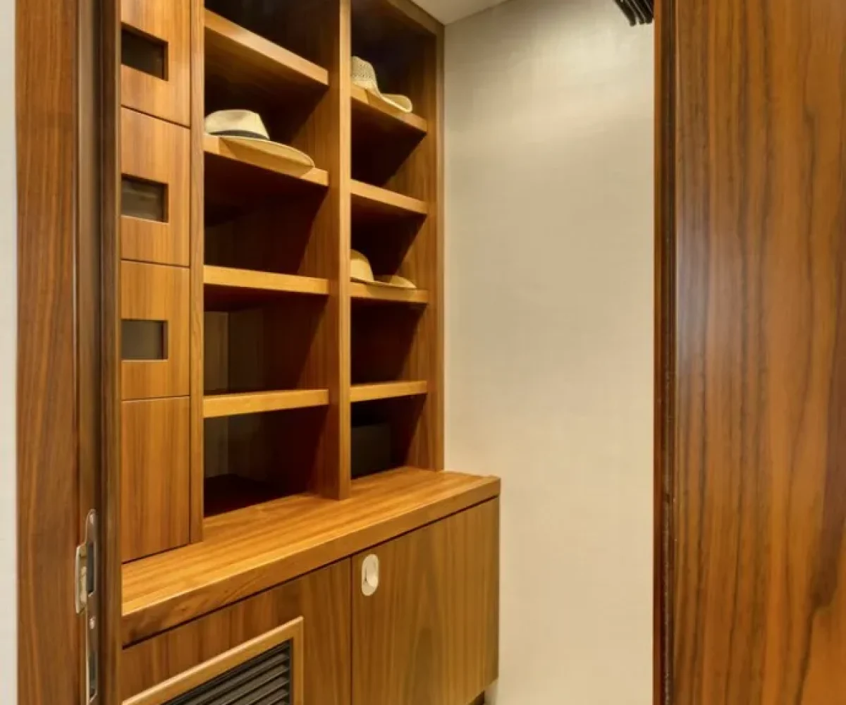 SUNSEEKER 65 INTERIOR (8)