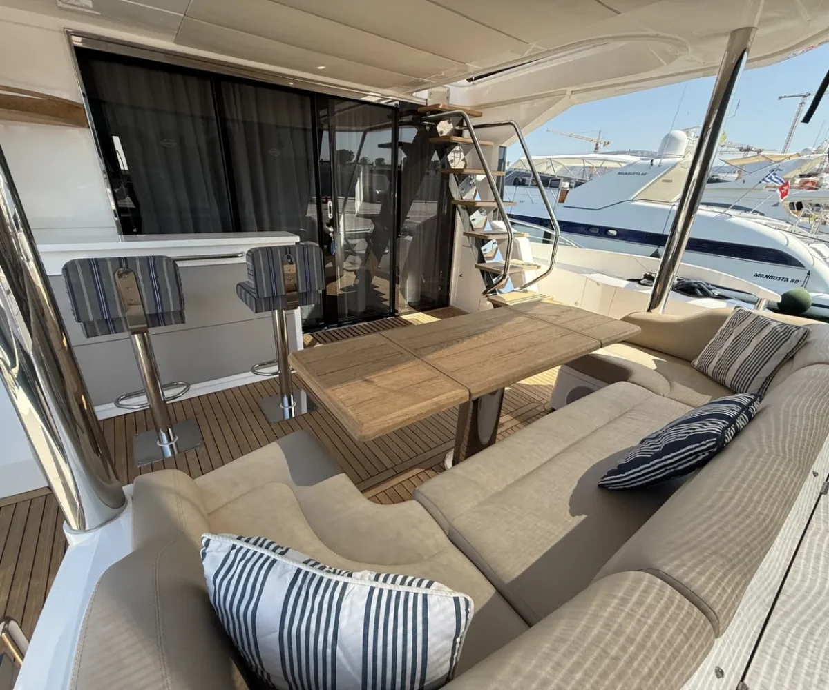 SUNSEEKER 66 (5)
