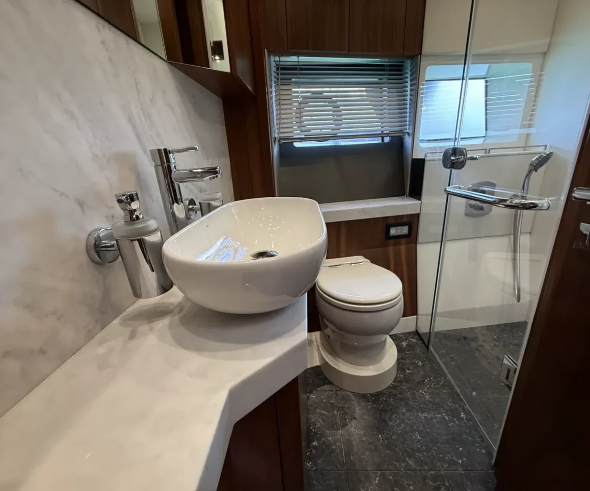 SUNSEEKER 66 INTERIOR (10)