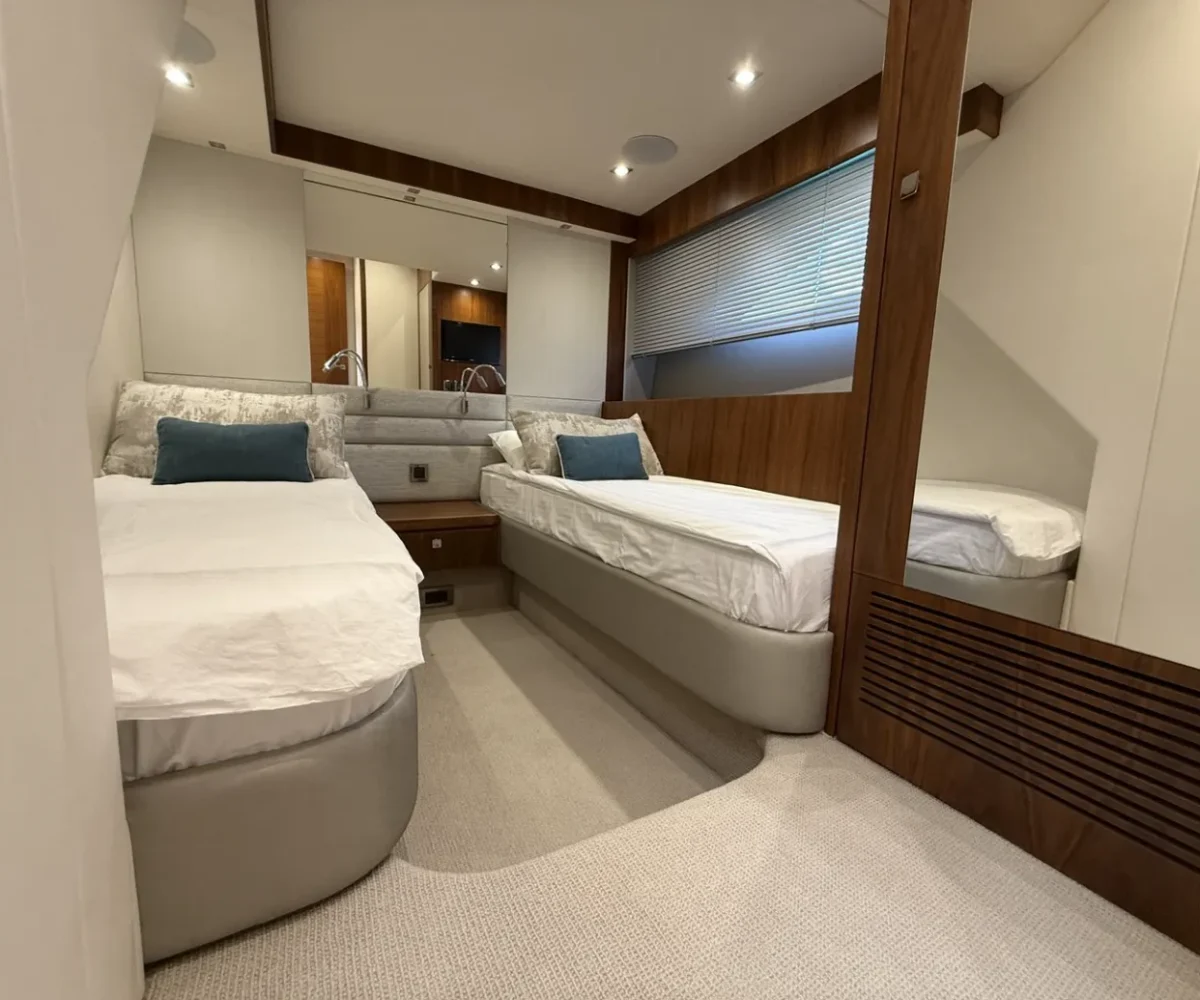 SUNSEEKER 66 INTERIOR (12)