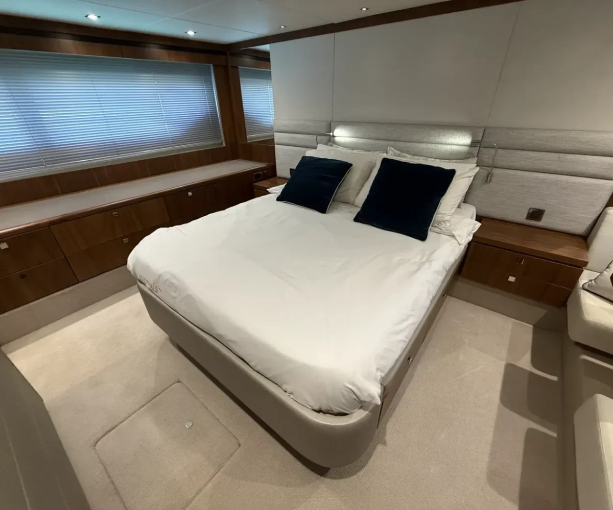 SUNSEEKER 66 INTERIOR (15)