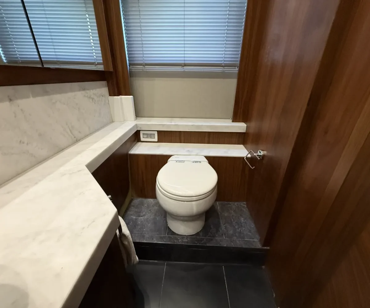 SUNSEEKER 66 INTERIOR (17)